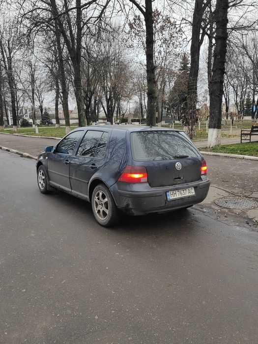Volkswagen Golf 1.6 бензин
