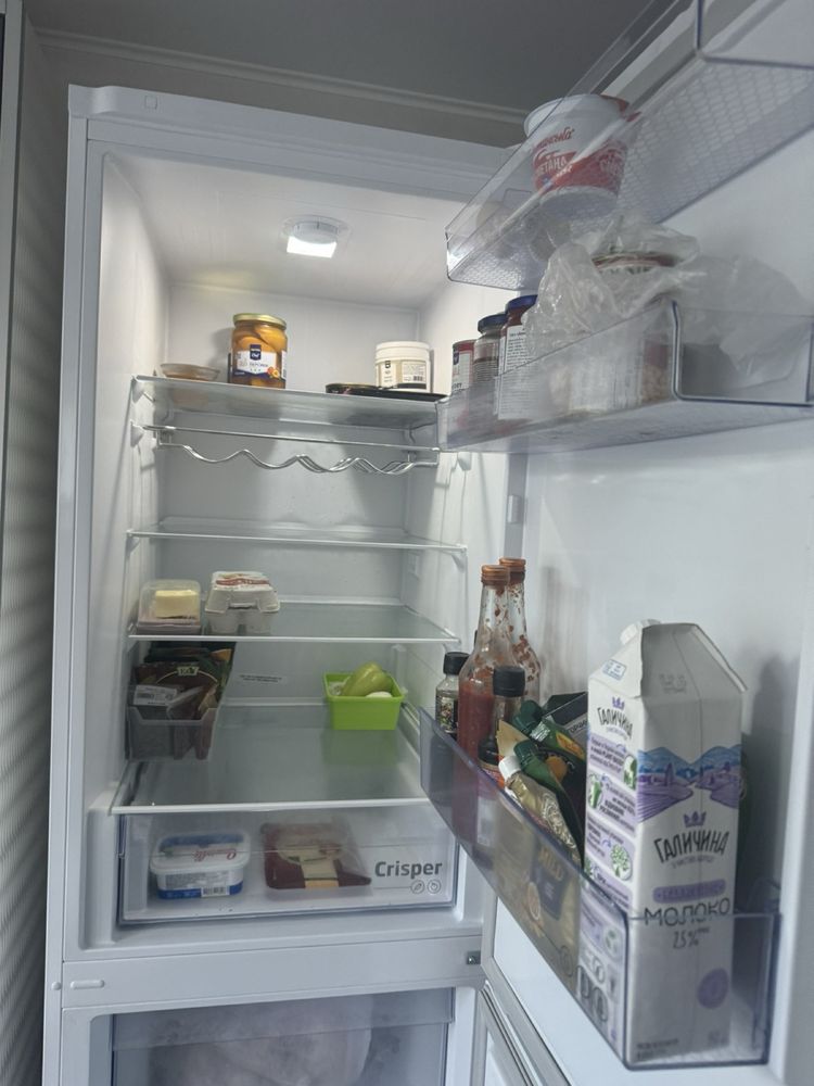 холодильник Beko RCHA386K30W