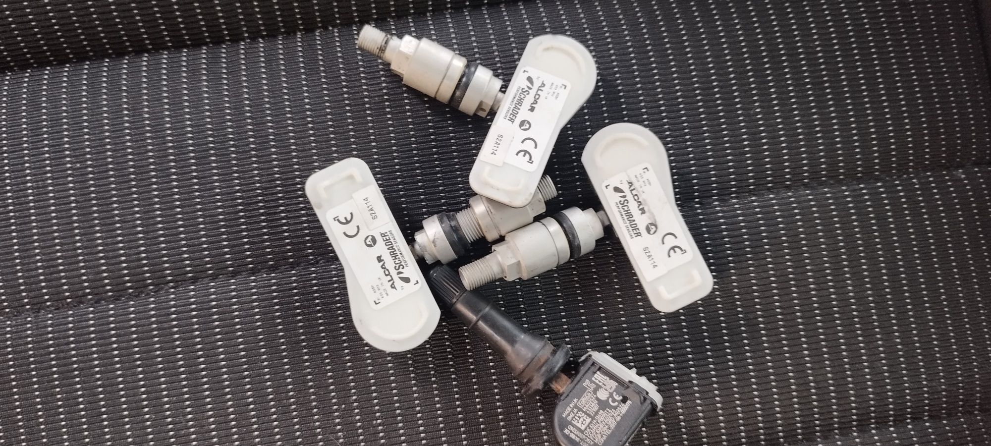 Czujniki ciśnienia w oponach TPMS FORD OPEL