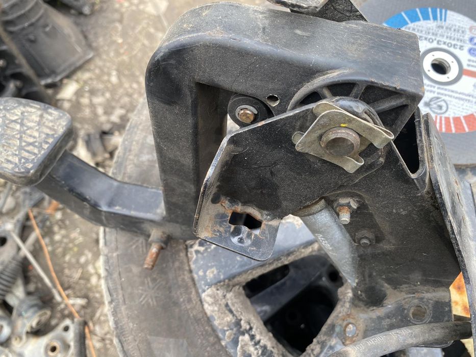 Педаль щепленни сцепление Мерседес Віто 638 2.3 дизель МКПП Mercedes