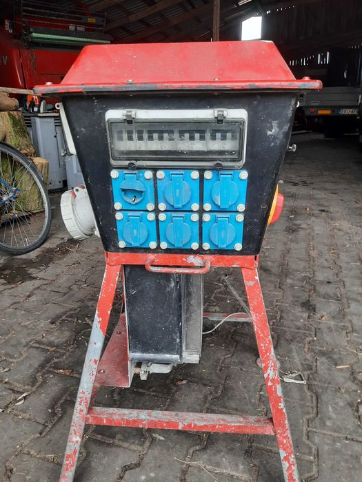 skrzynka rozdzielcza z przewodem  linka  40 mb 4 żyły 760 V