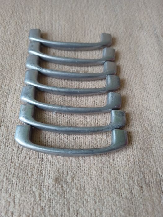 Uchwyty , Klamki PRL do szuflad , drzwiczek aluminiowe 8 sztuk WARTO !