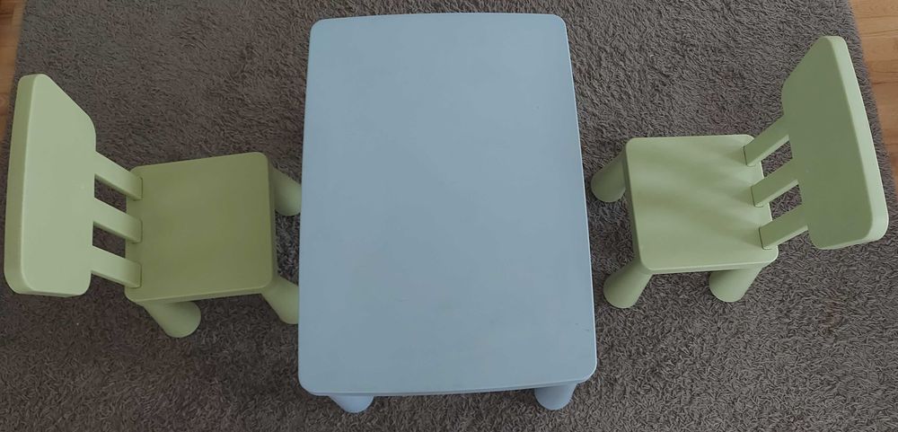 Stolik dziecięcy i 2 krzesła MAMMUT Ikea