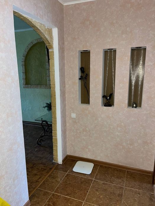 Продаж З кімнатной квартири 5 мрк.Зарічний