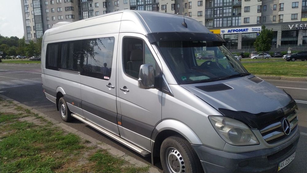 Замовлення мікроавтобуса, пасажирські перевезення, оренда автобуса