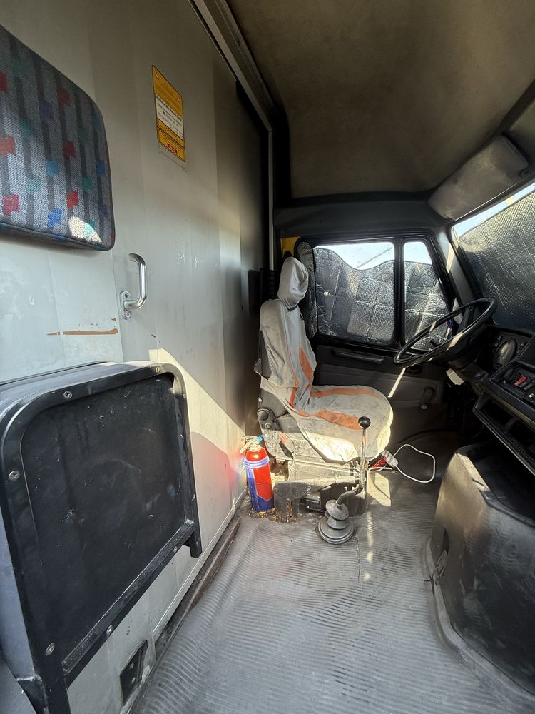 Mercedes 308D Foodtruck w pełni wyposażony pod gastronomię
