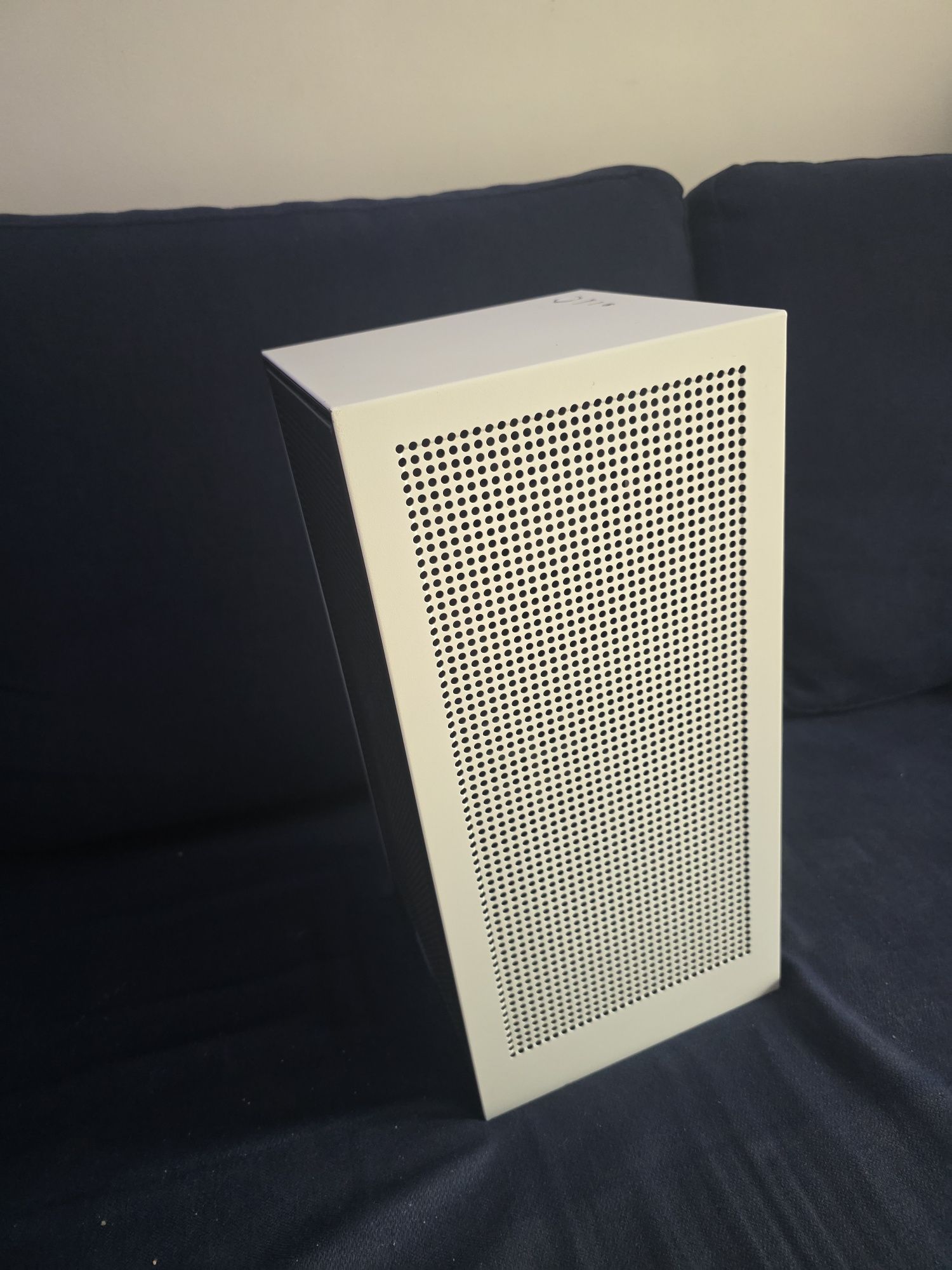 Obudowa SFF NZXT H1, zasilacz, AiO, riser