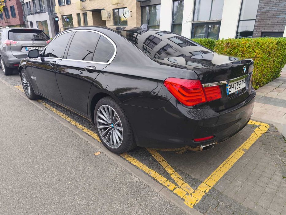 BMW 7 Series 2011