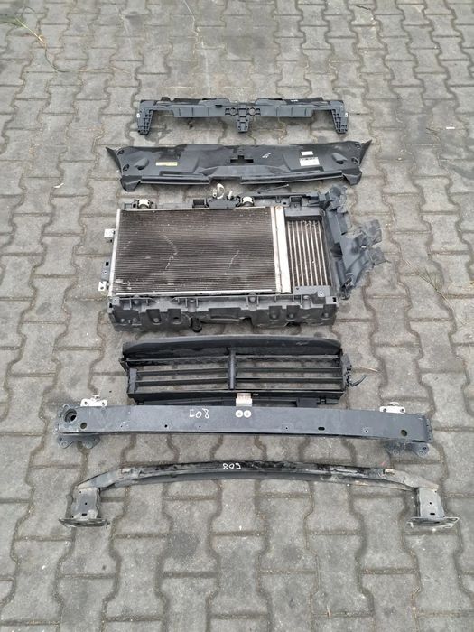Peugeot 508 I 1.6 pas przedni kompletny chłodnice belka pod zderzak przód maskownica wzmocnienie górne wentylator