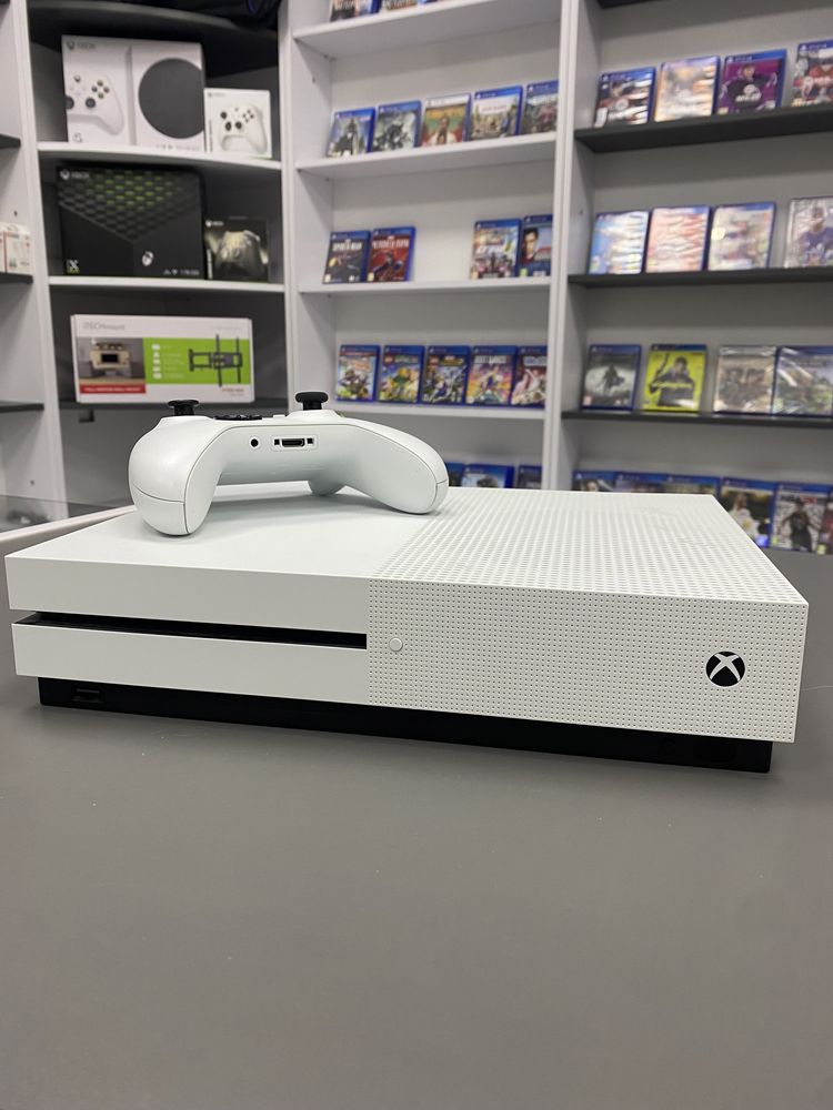 Microsoft Xbox One S 500 GB - 12 місяців гарантії!