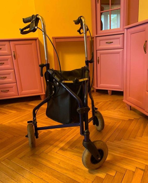 Chodzik trójkołowy, balkonik dla seniora