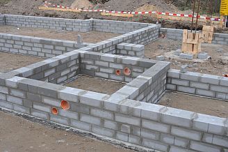 Domy jednorodzinne. Fundament, ściany, stropy. Budynki przemysłowe