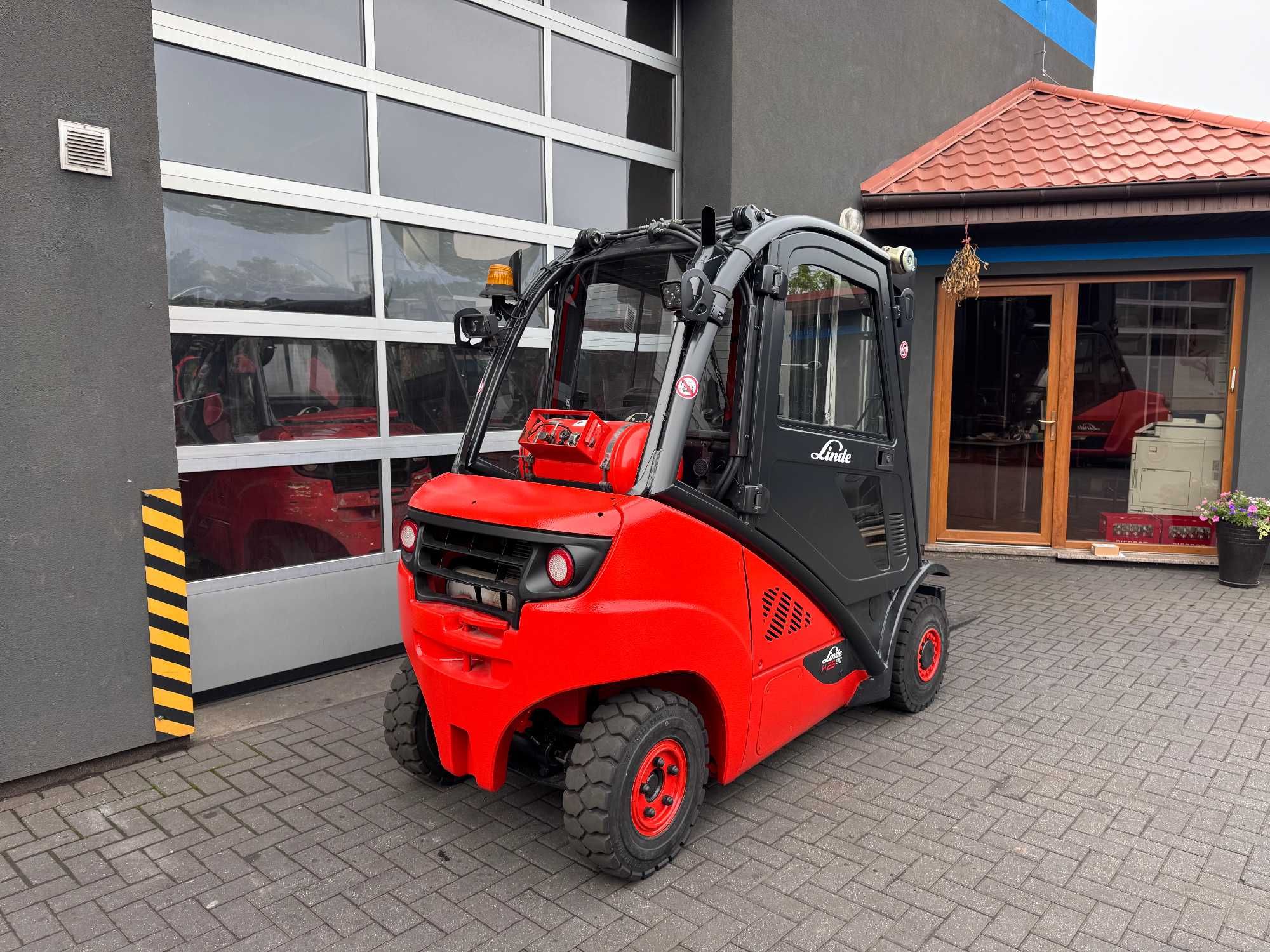 Wózek widłowy Linde H25T-02 2014 rok TRIPLEX KABINA 022
