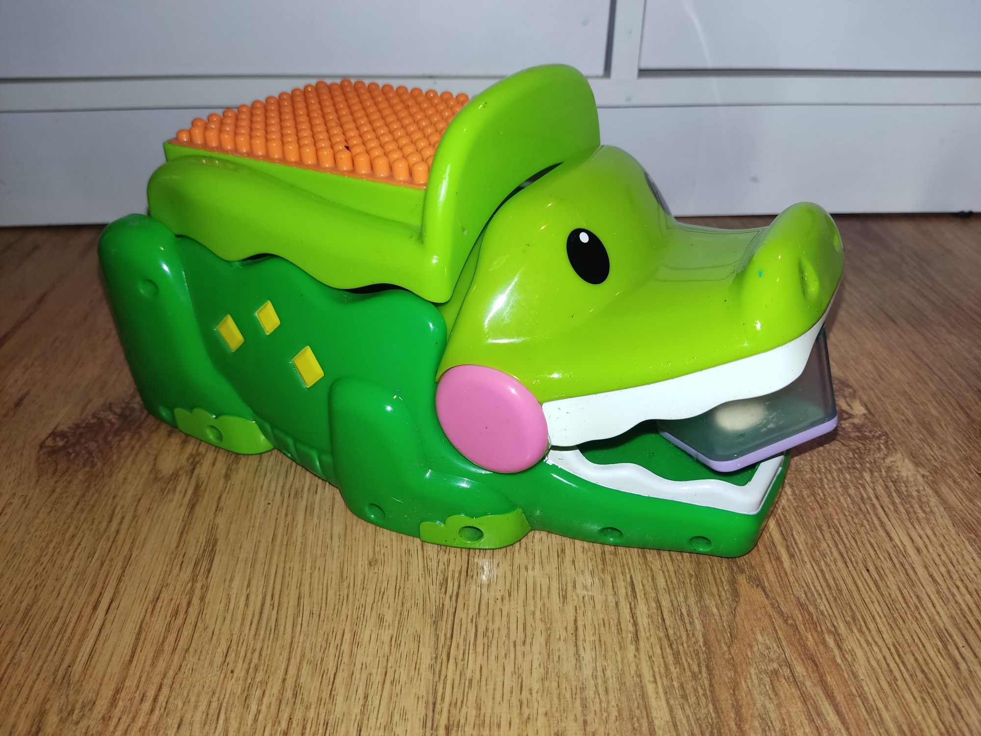 Krokodyl fisher price klocki sensoryczne