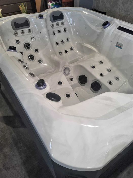 Wanna Spa z hydromasażem, jacuzzi