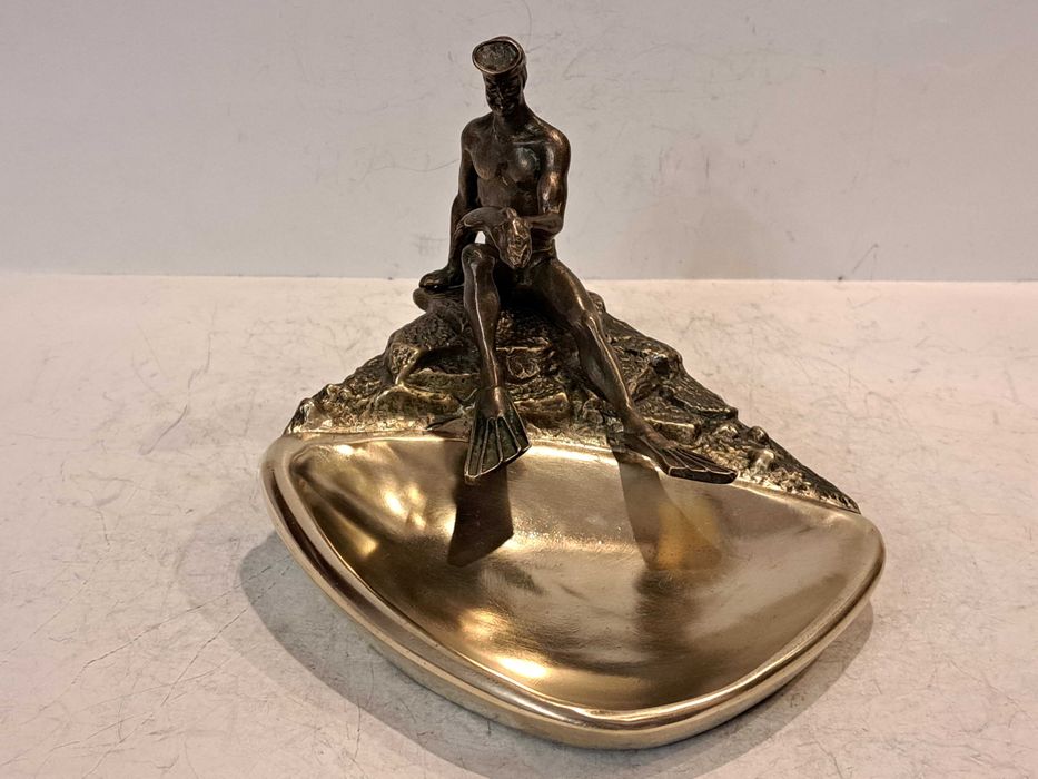Бронзовая статуэтка Нимор, пепельница - Аквалангист - латунь.
