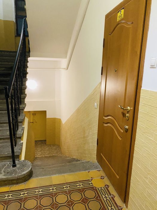 2-кімн. квартира у центрі Львова, вул.Грушевського, власник.