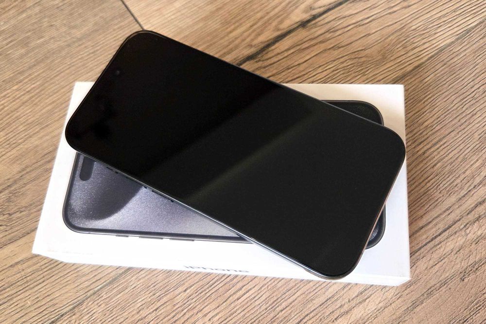Iphone 15 Pro 128GB - Idealny, Gwarancja + przydatne dodatki