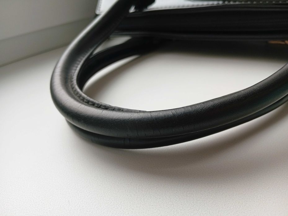 Красива сумка  в діловому стилі