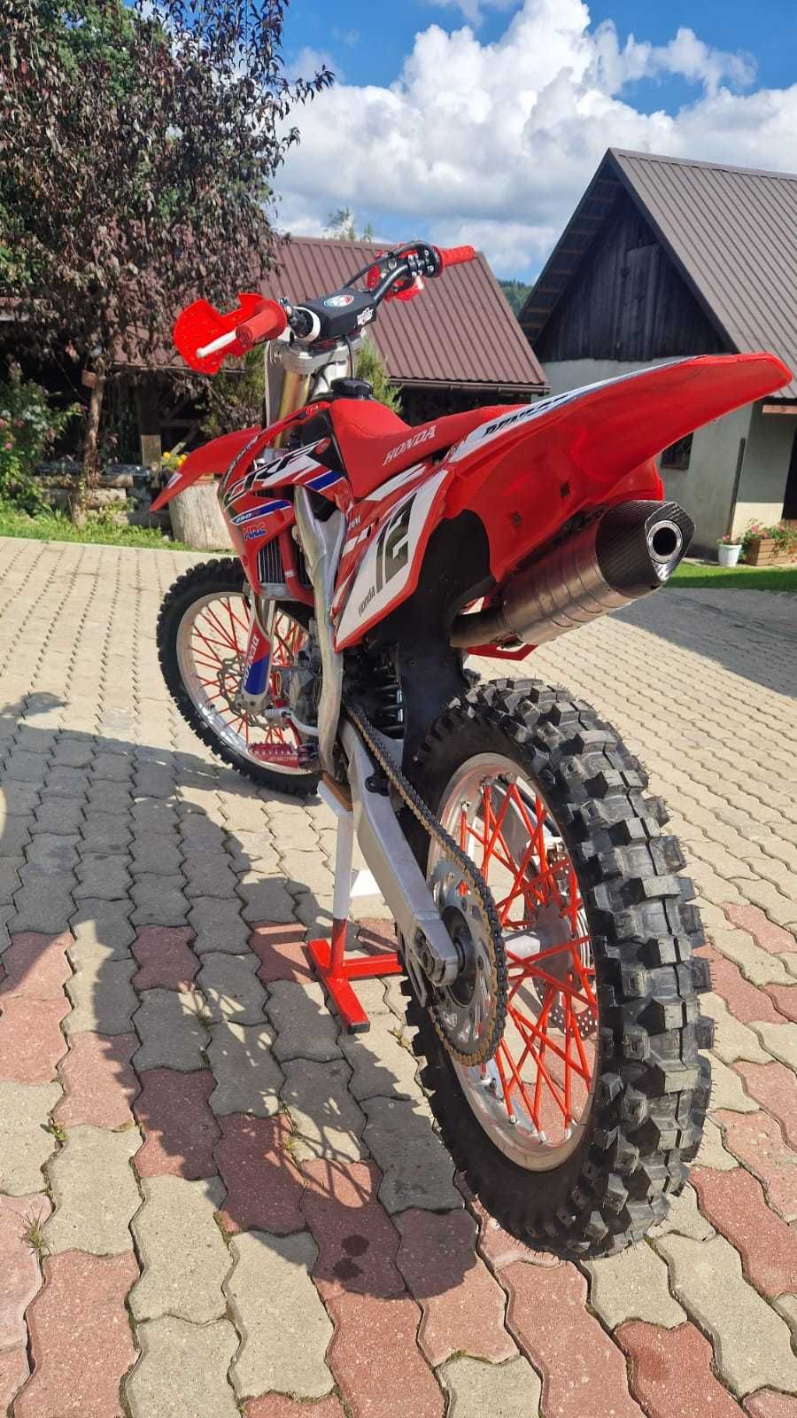 Honda CRF 250 R WTRYSK