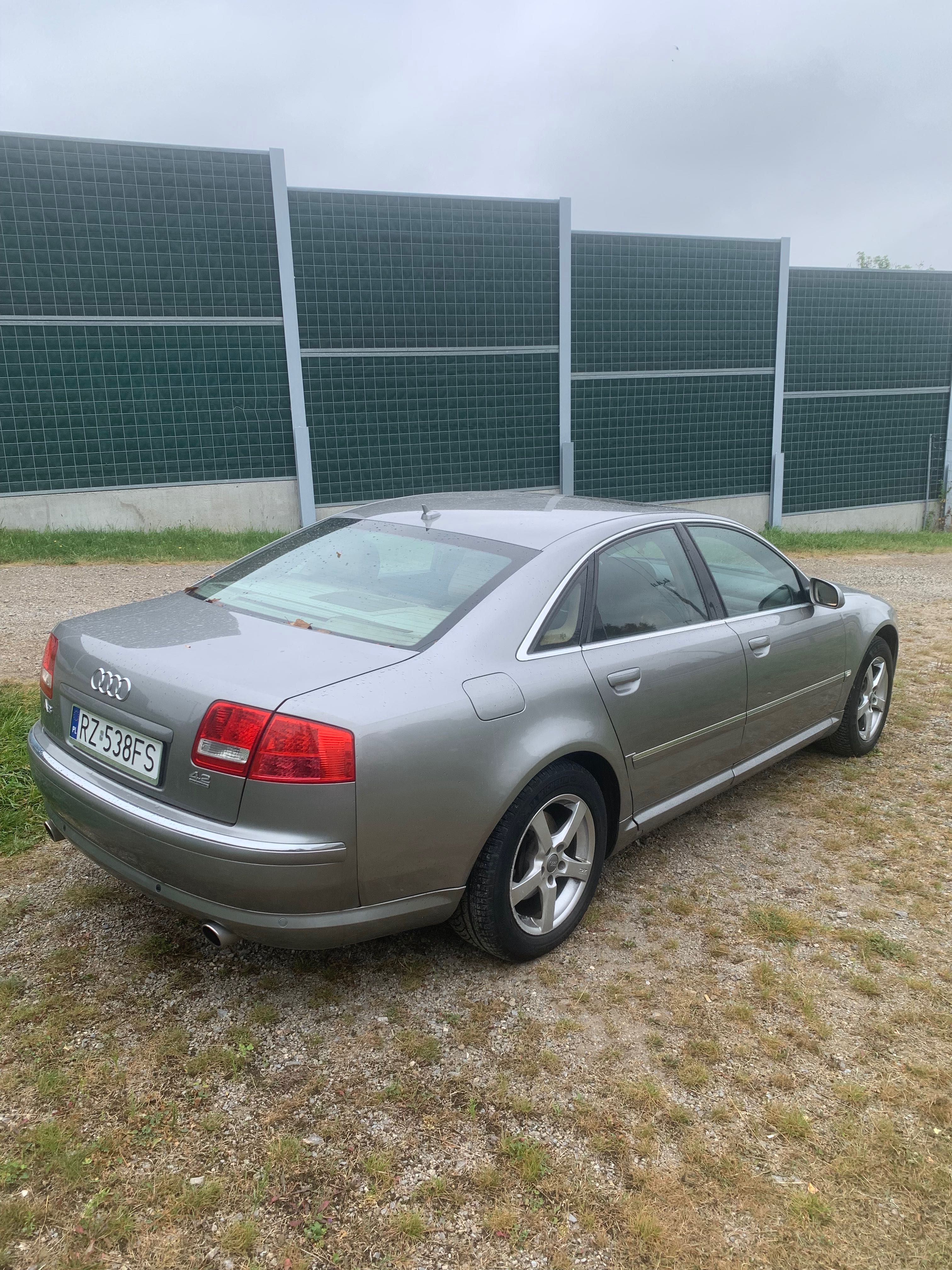 Audi A8 4.2 MPI 335 km Quattro