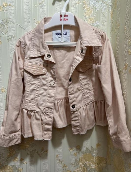 Стильна легка курточка-піджачок пудрового кольору від primigi