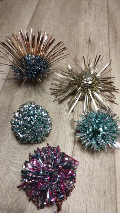 Снежинки шары с пенопласта декор новогодний колокольчики