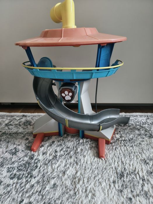 Baza psi patrol z windą