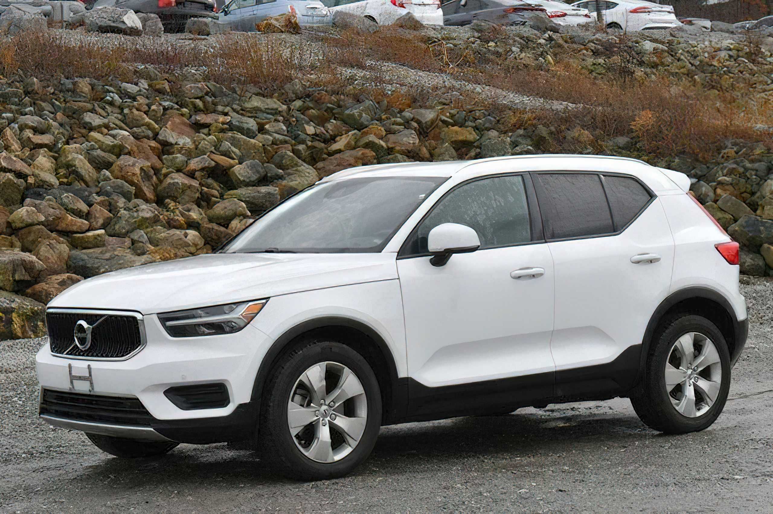 2020 Volvo XC40 T4 Momentum