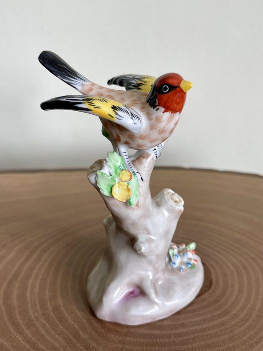 Figura porcelana Artibus Ave Passarinho Pintasilgo Biscuit