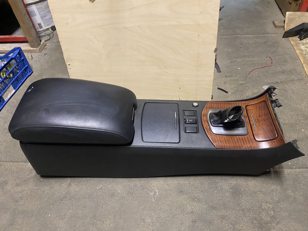 Подлокотник консоль центральная Infiniti G35 2007-2014