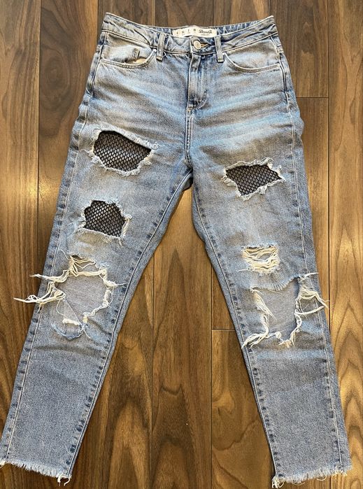 Dżinsy z dziurami