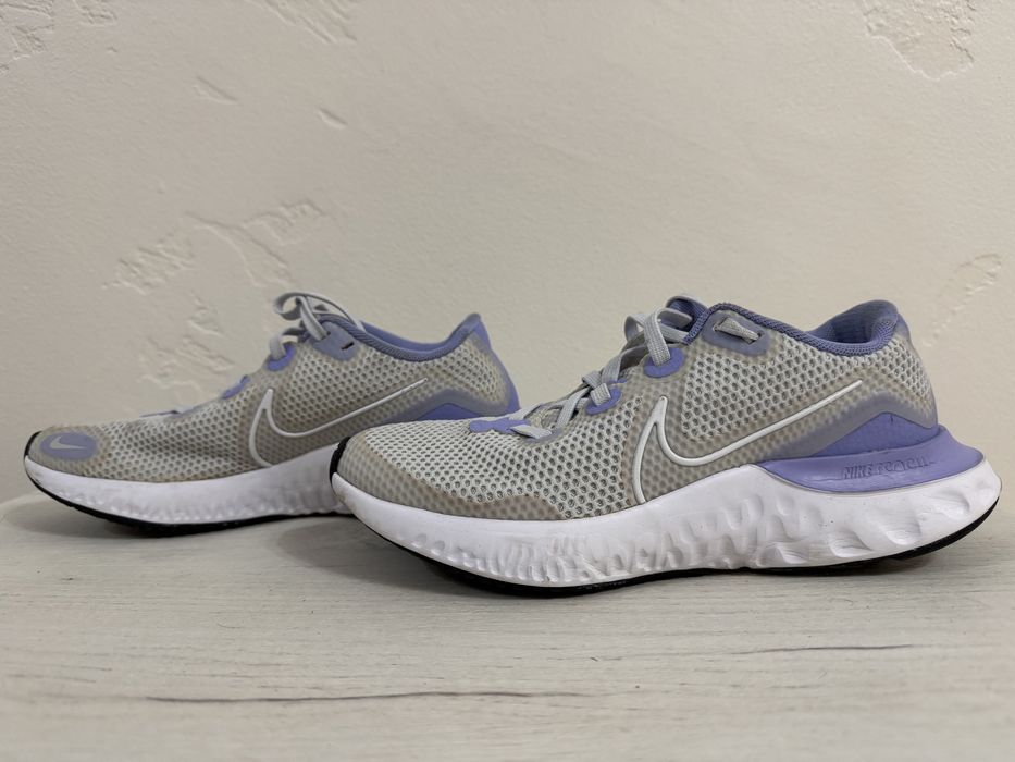 Nike renew run womens trainers