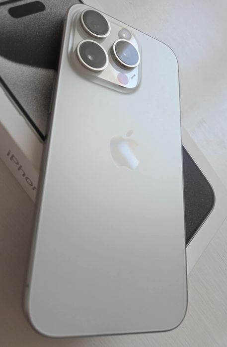Iphone 15 pro 256 gb bialy .