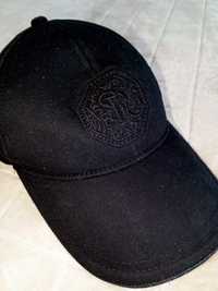 Жіноча кепка чорна