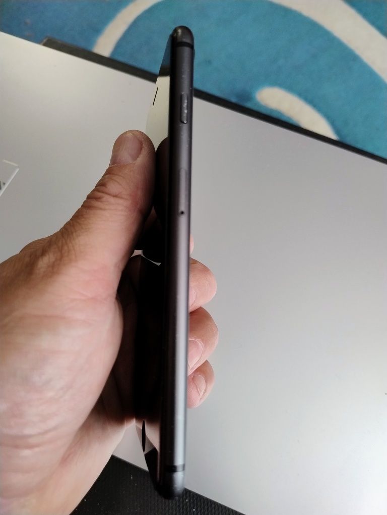Срочно!!Продам iPhone 8 плюс 64