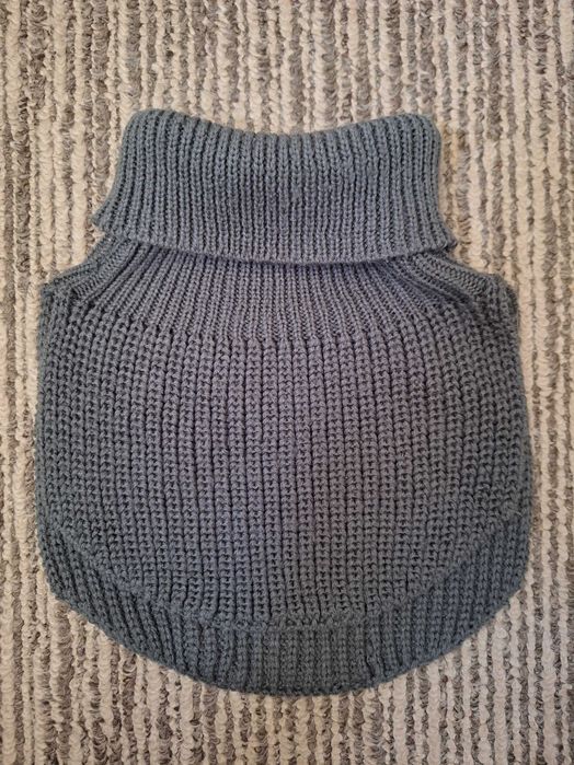 Манішка дитяча, в'язана.