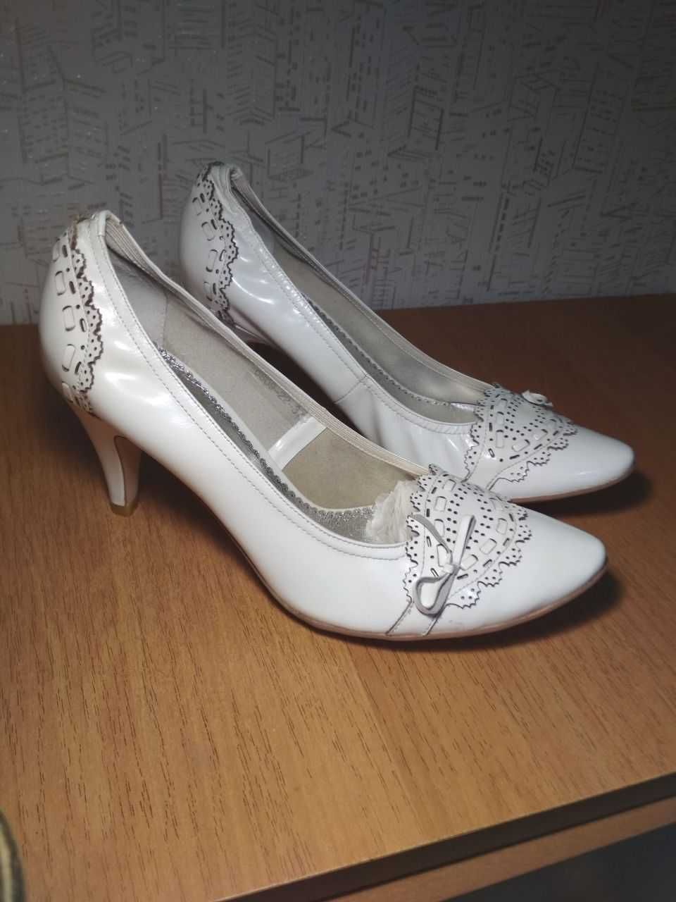 Туфлі жіночі весільні