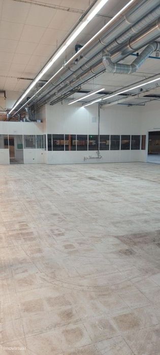 Armazém para arrendar em Évora