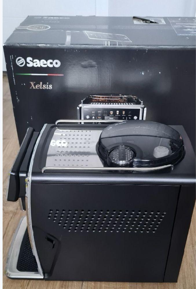 Ekspres cisnieniowy Saeco Xelsis model SM7581