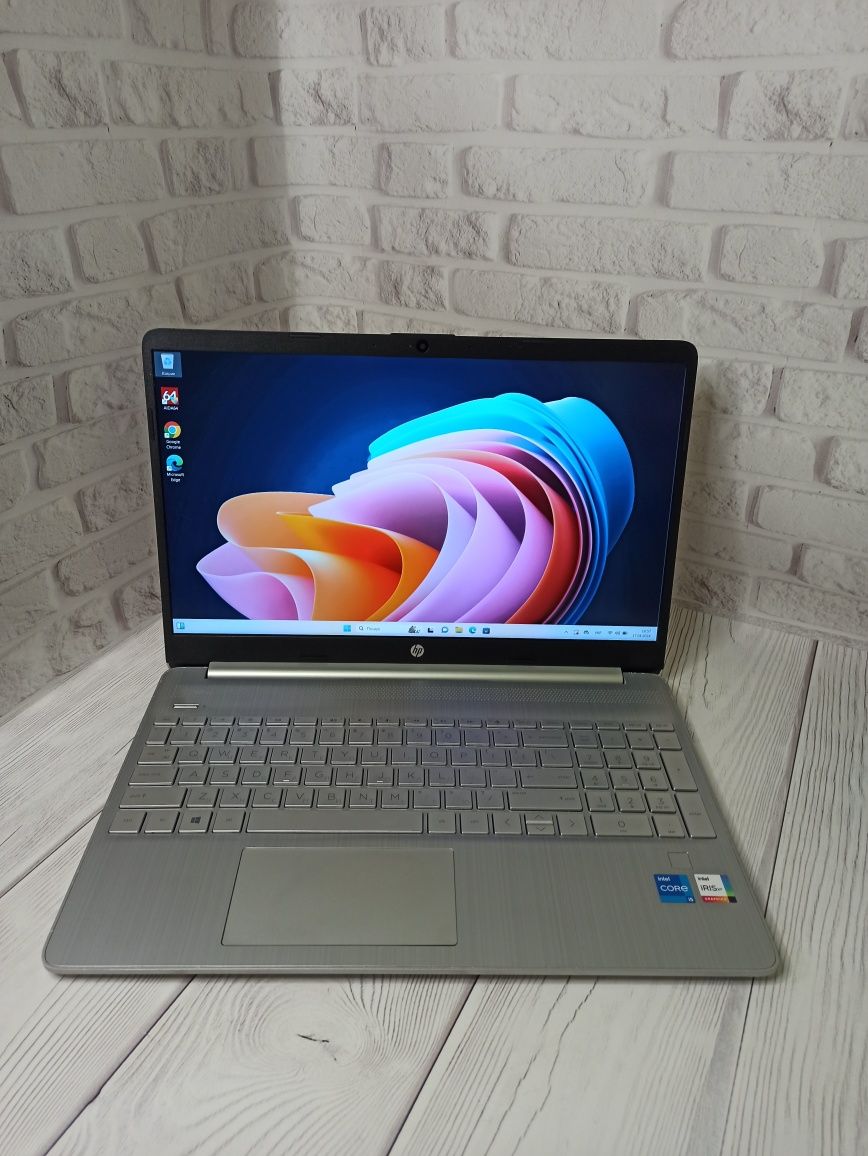 Ноутбук HP Laptop 15-dy2093dx I5-1135G7