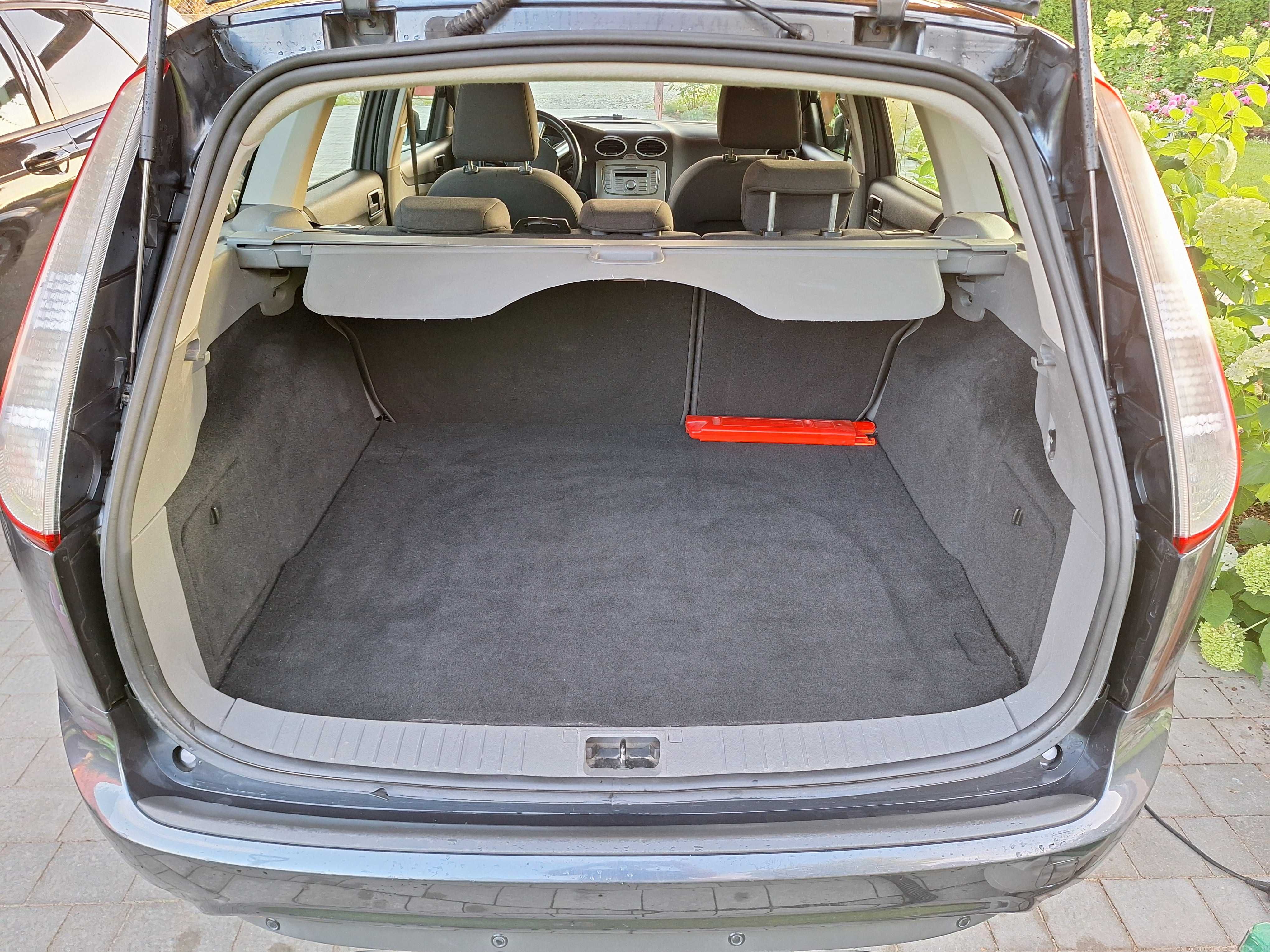 Ford Focus mk2 kombi 2008 benzyna 1,6 100KM krajowy