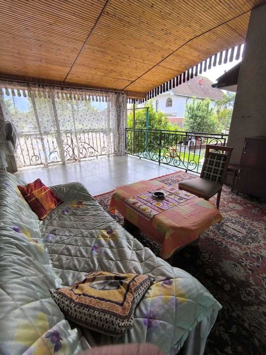 тепле житло подобово з терасою