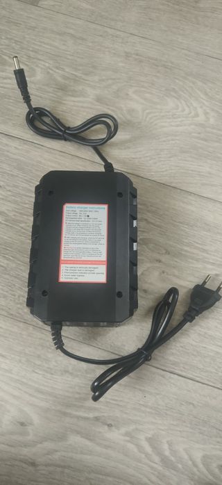 Зарядне для літієвих батарей