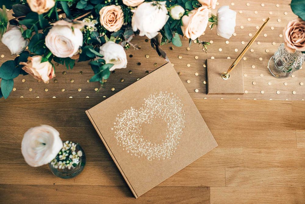 Organza z nadrukiem ze wzorem "KROPKI" 36cm/9m BIAŁA ZE ZŁOTYM