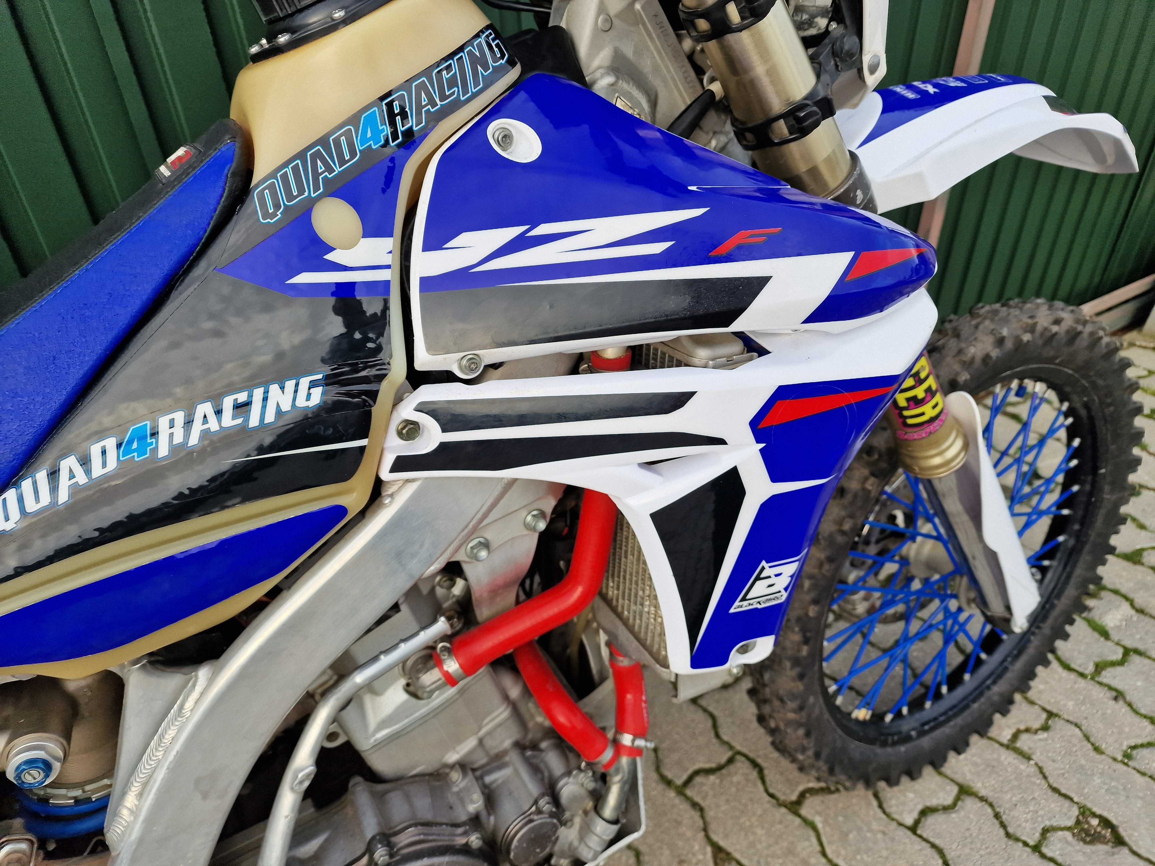 Yamaha YZ 450F .