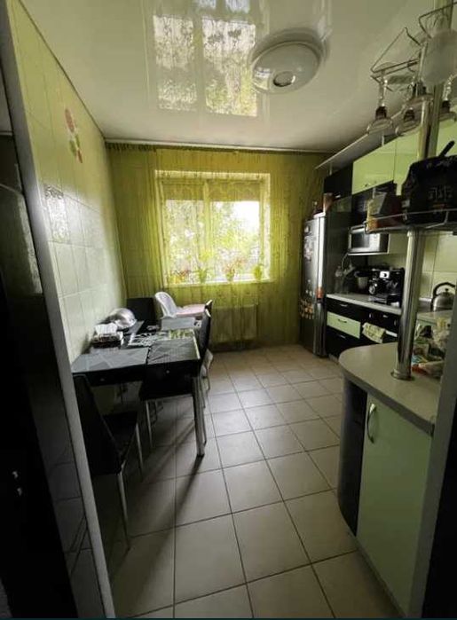 Пропоную до продажу двоповерховий будинок в центрі міста