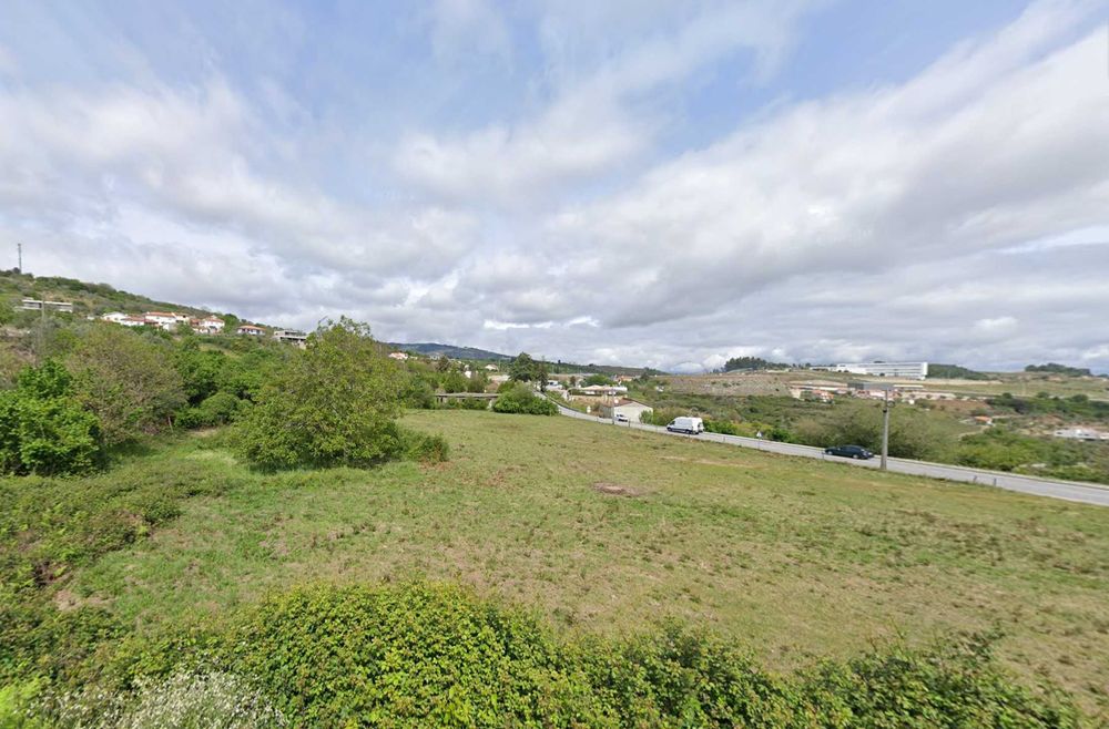 Quinta com 13.625 m² em Cepões - Lamego, junto à A24