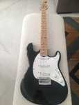 Guitarra Stratocaster Music Man Sterling CT50 (Fender)