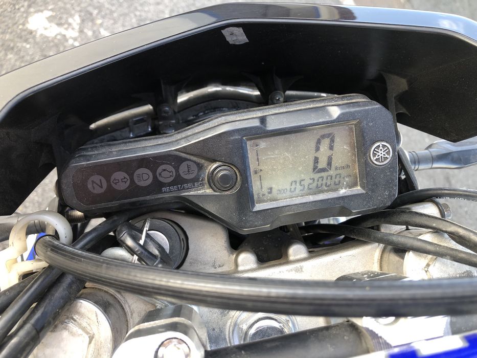 Vendo wr125r ano 2016 pode ser conduzida com carta de carro